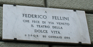 Fellini_plaque,_Via_Veneto
